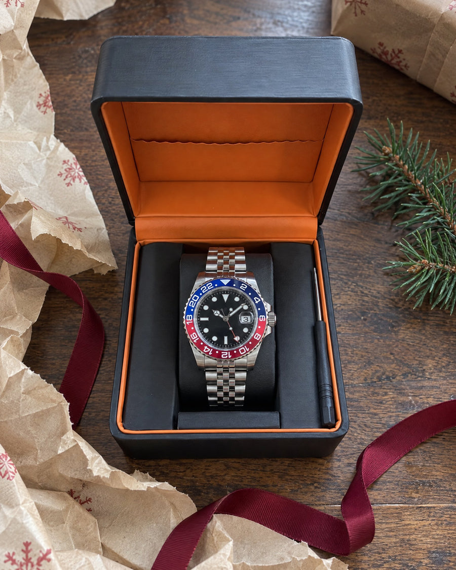 Montre Austral dans son écrin, prête à offrir