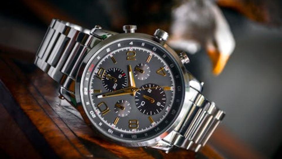 La fascinante mécanique des montres automatiques : Pourquoi en faire votre compagne de poignet - MONTRE A PAPY