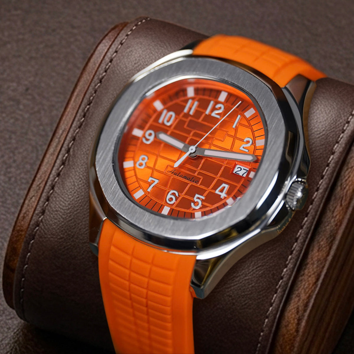 AQUA MOD Orange, cadran orange quadrillé sur caoutchouc orange