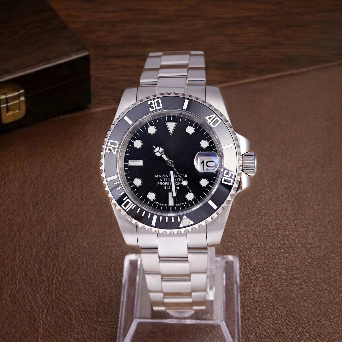 SUB MOD Diver sur bracelet Oyster, vue de face