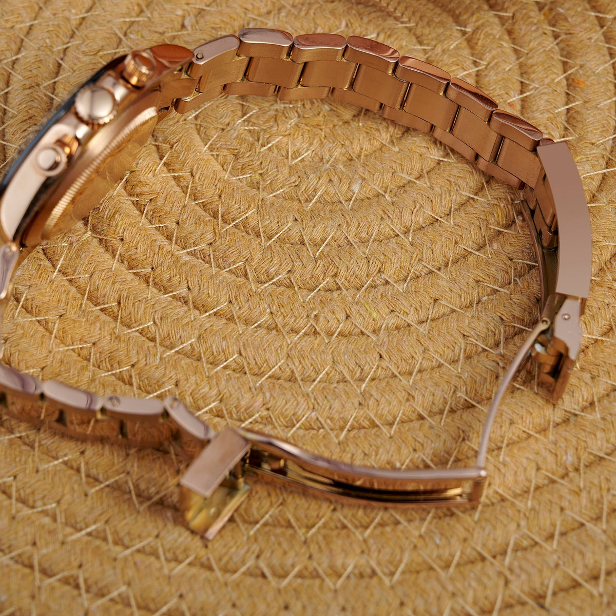 Le fermoir déployant du bracelet Oyster or rose