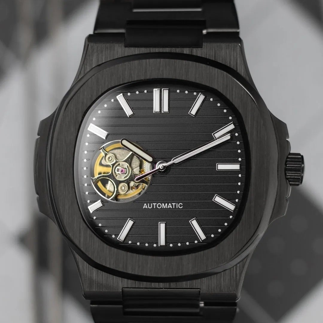 NAUT MOD Black, cadran noir à cœur ouvert, boîtier noir