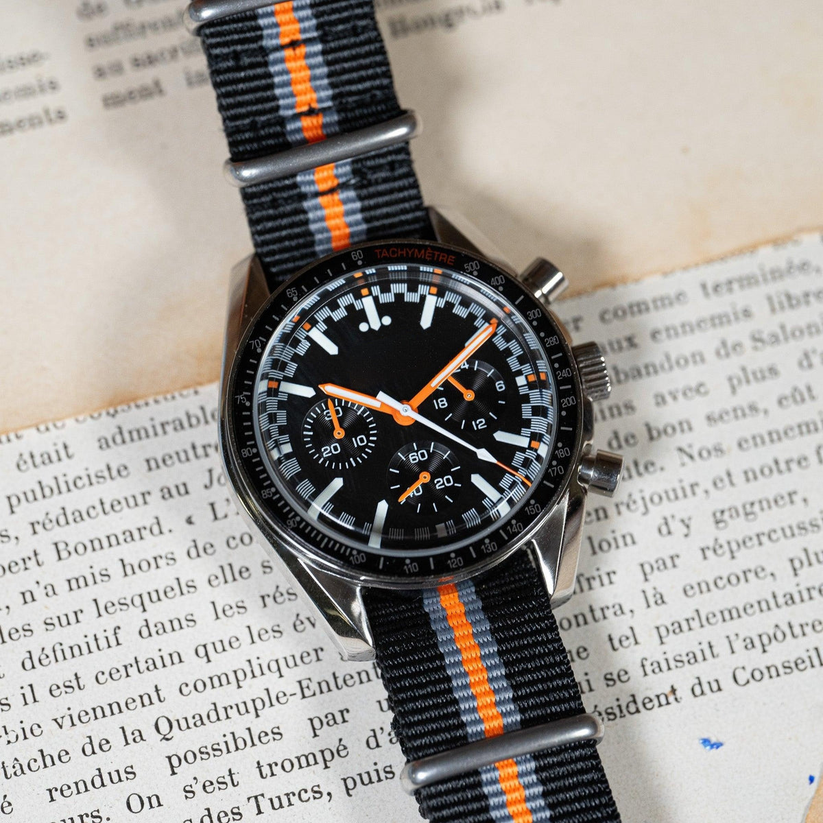 SPEED MOD Ultraman sur NATO tricolore noir, gris et orange